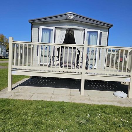 Premium 2 Bedroom Caravan With Free Wifi ฮันสแตนตัน ภายนอก รูปภาพ