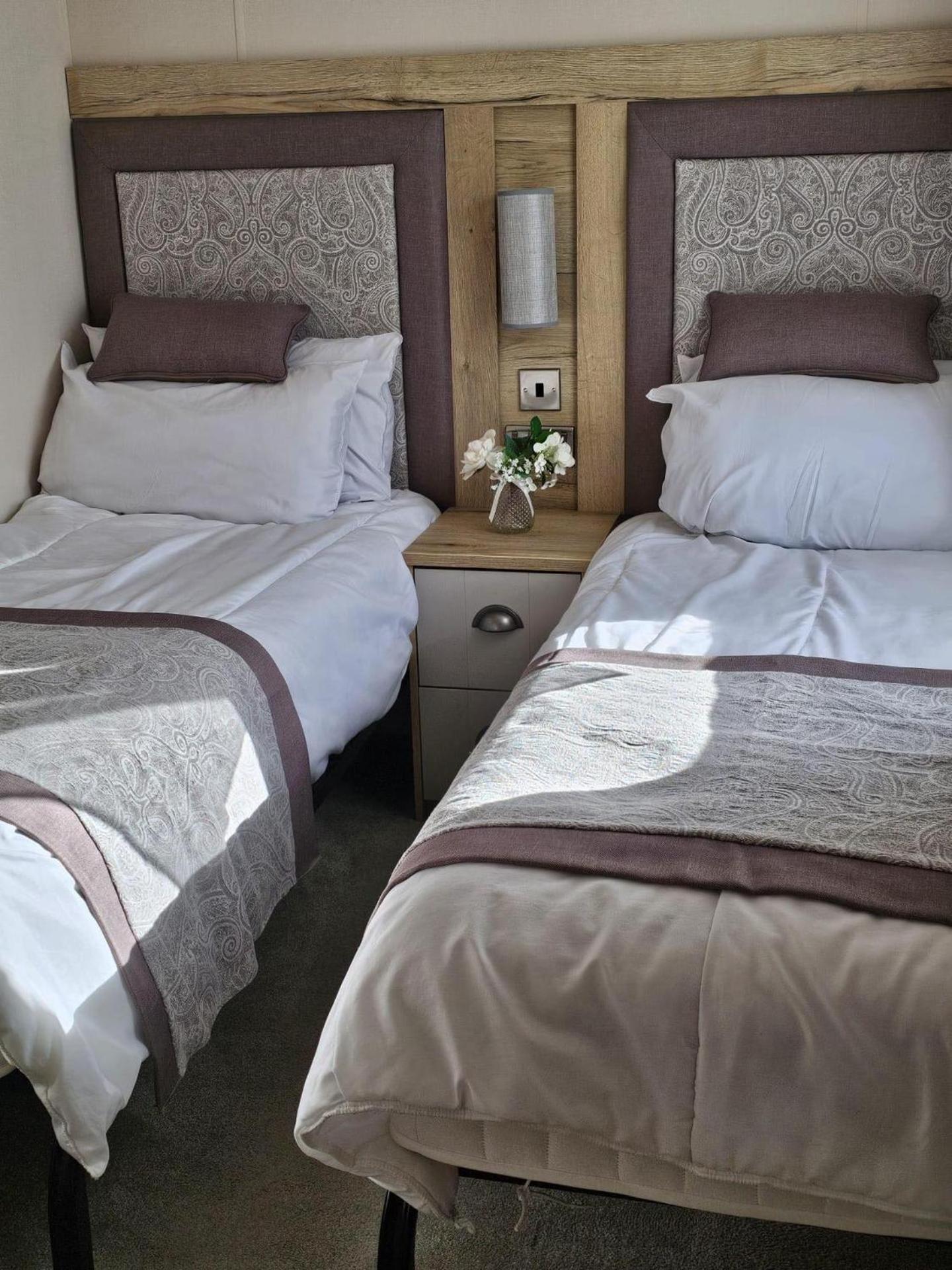 Premium 2 Bedroom Caravan With Free Wifi ฮันสแตนตัน ภายนอก รูปภาพ