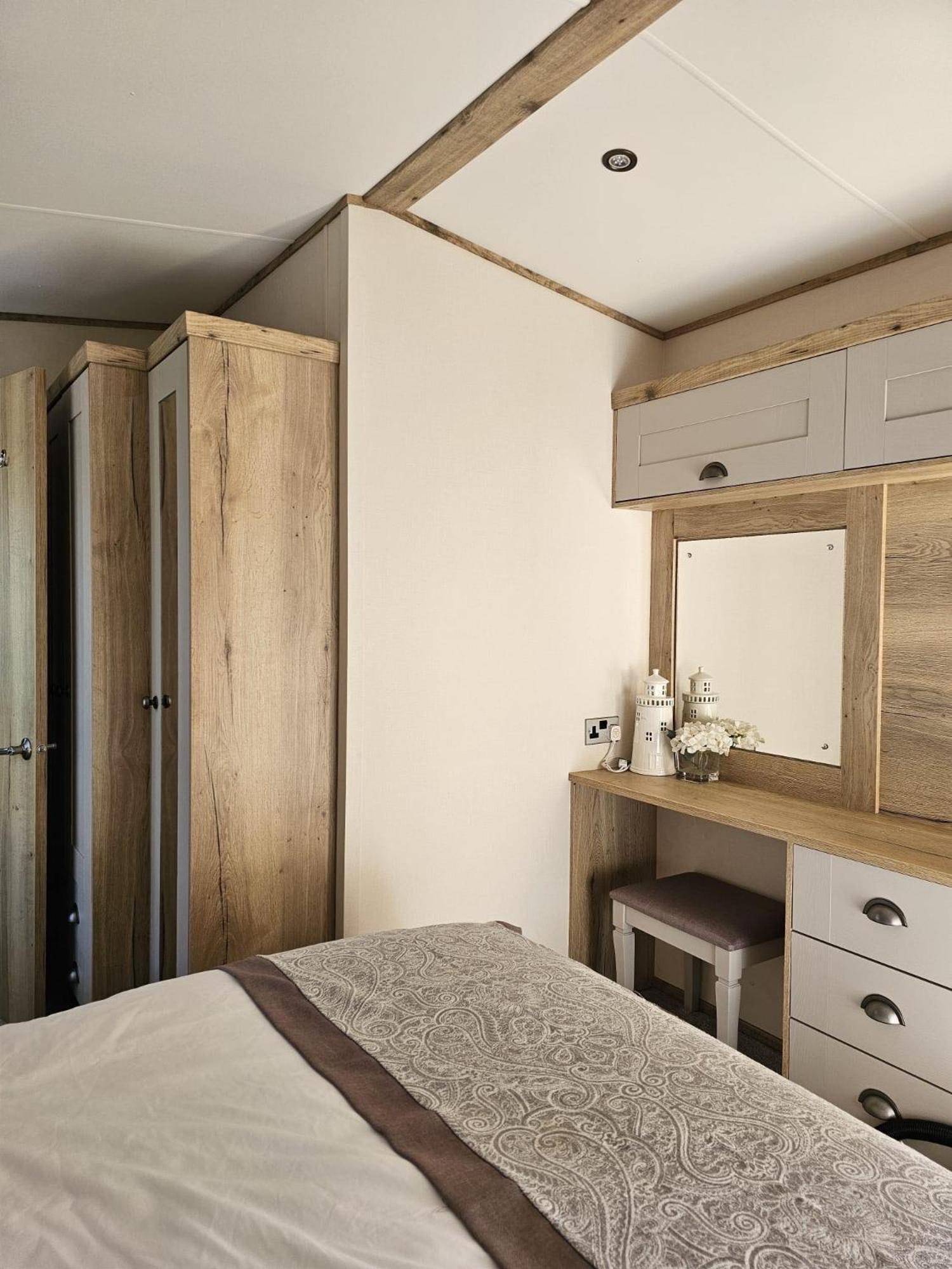 Premium 2 Bedroom Caravan With Free Wifi ฮันสแตนตัน ภายนอก รูปภาพ